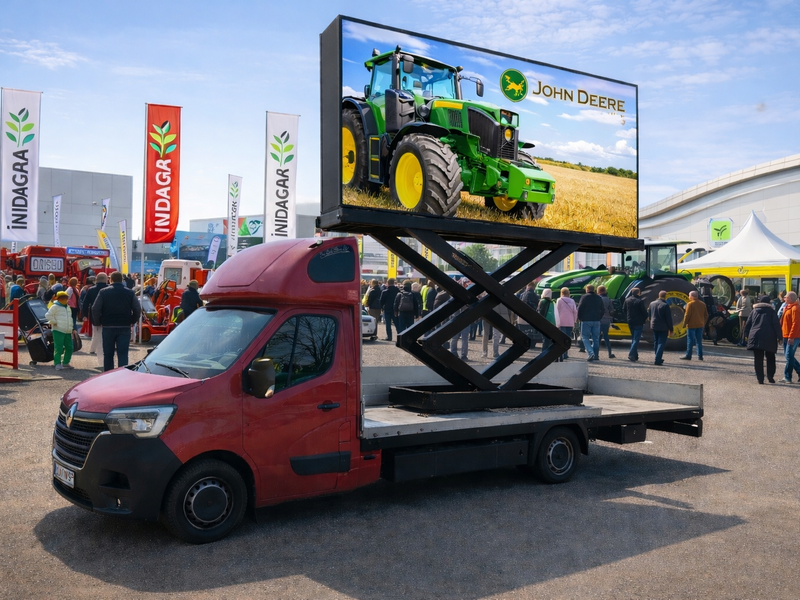 Ecran LED Mobil DOOH 4x2m inchiriere evenimente publicitate out.